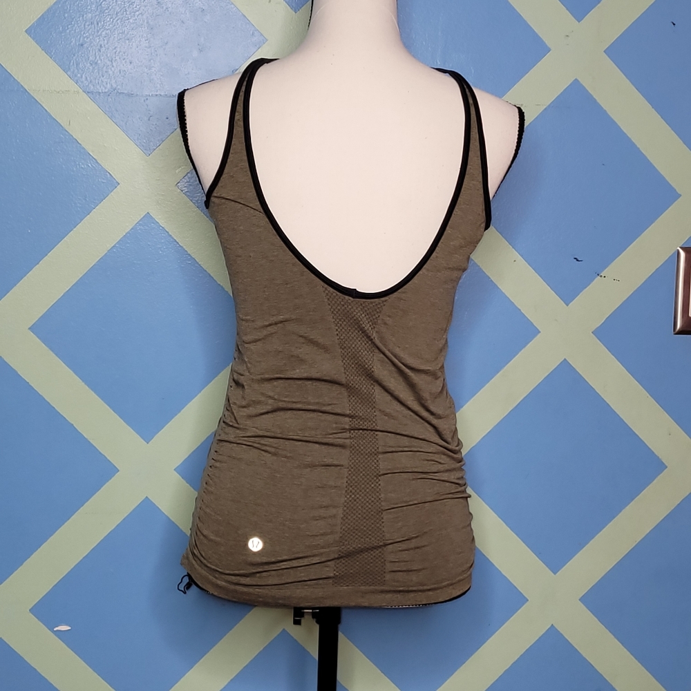 Lululemon In The Flow Tank - Picture 4 of 7